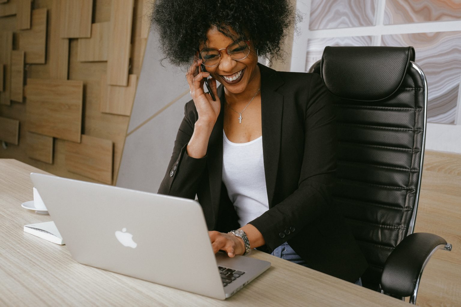 Woman In Black Blazer Sitting On Black Office Chair 3727464 1536X1024 1